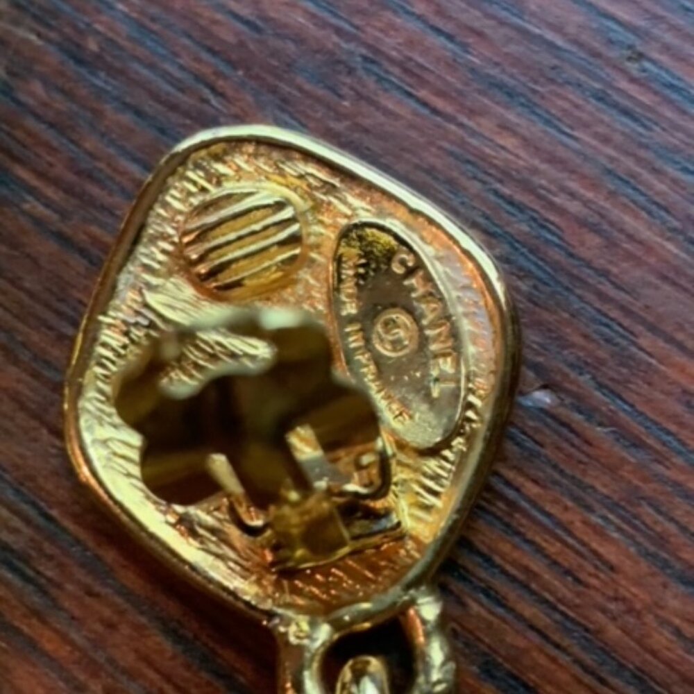 Chanel Quilted Rhombus Earrings - Picture 5 of 7